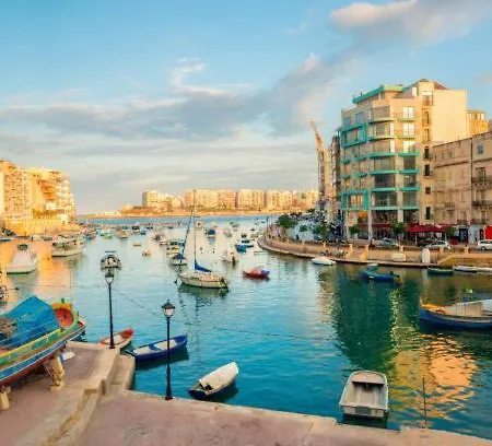 Lägenhet Stunning 2br With Panoramic Views By 360 Estates Sliema