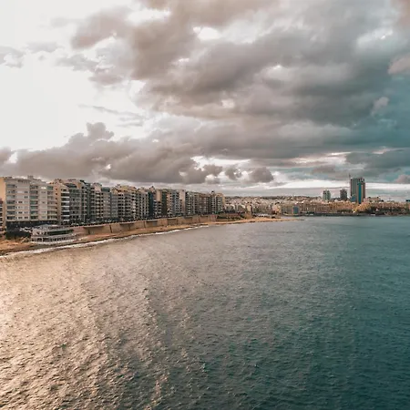 Stunning 2br With Panoramic Views By 360 Estates Apartamento Sliema